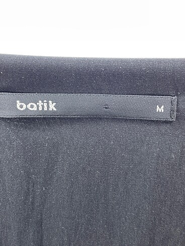 m Beden siyah Renk Batik Bluz %70 İndirimli.
