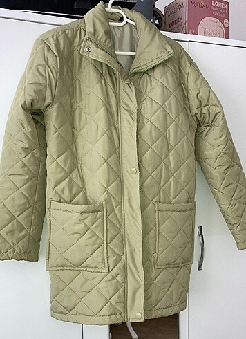 Tendyolmilla yeşil oversize kalıp kemerli mont