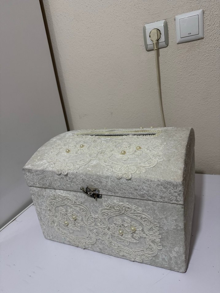 Beyaz Dantel Detaylı Makyaj Organizer Kutusu - Görsel 4