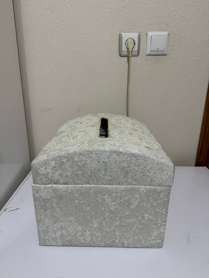 Beyaz Dantel Detaylı Makyaj Organizer Kutusu - Görsel 3