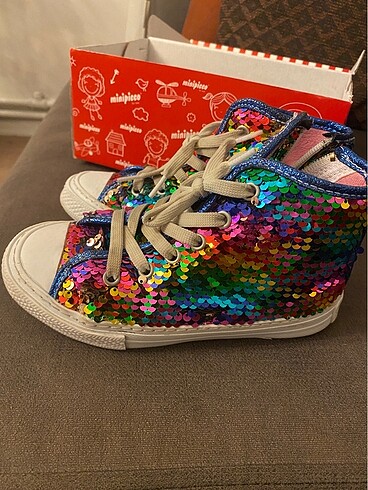 Kız çocuk converse