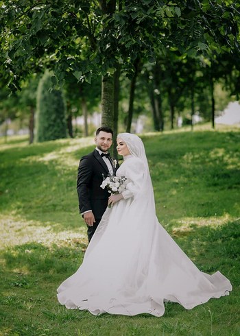 s Beden beyaz Renk Uzun Kollu, Yüksek Yakalı Beyaz Prenses Gelinlik