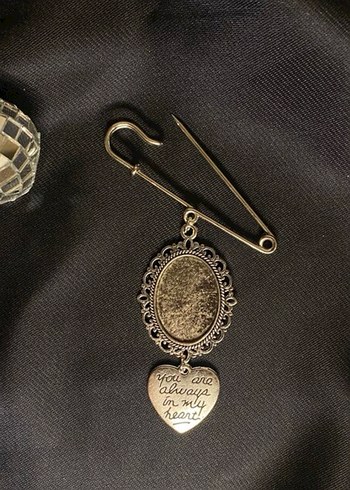 Zincir Detaylı Vintage Altın Broş