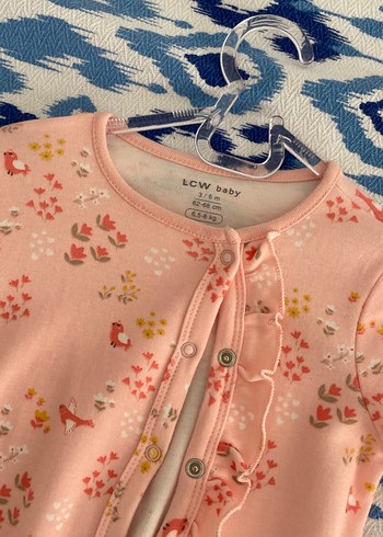 LC Waikiki Pembe Baskılı Fermuarlı Bebek Tulum