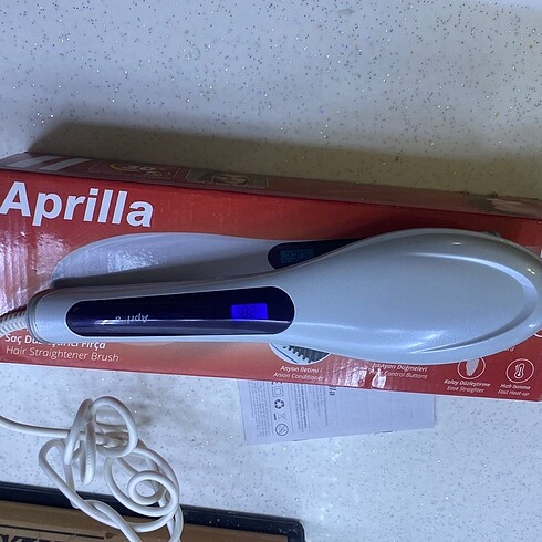 Aprilla saç şekillendirici