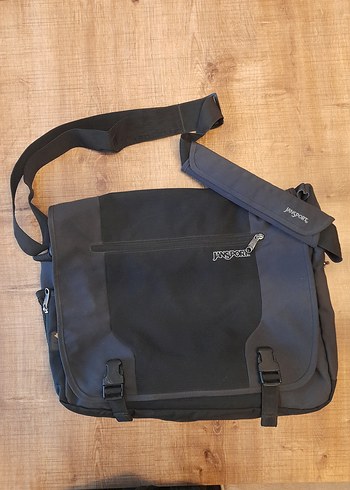jansport büyük bilgisayar omuz çantası gri siyah