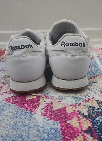 Reebok Orjinal Reebok sneaker ayakkabısıdır