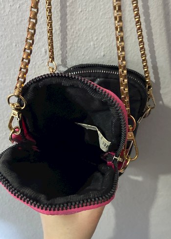 Beden Zincir Detaylı Pembe ve siyah Yılan Desenli Deri Çanta