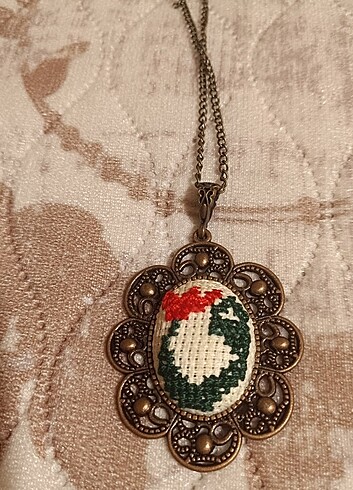 İşleme kolye 