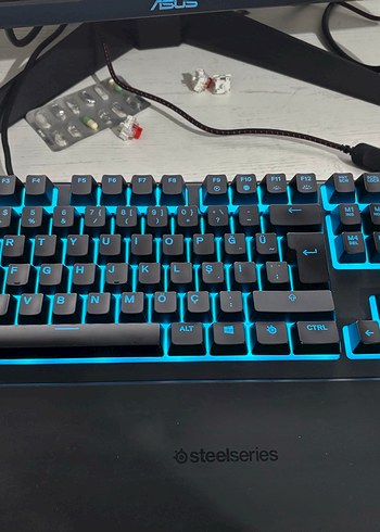 SteelSeries Apex 3 RGB Mekanik Klavye - Görsel 3