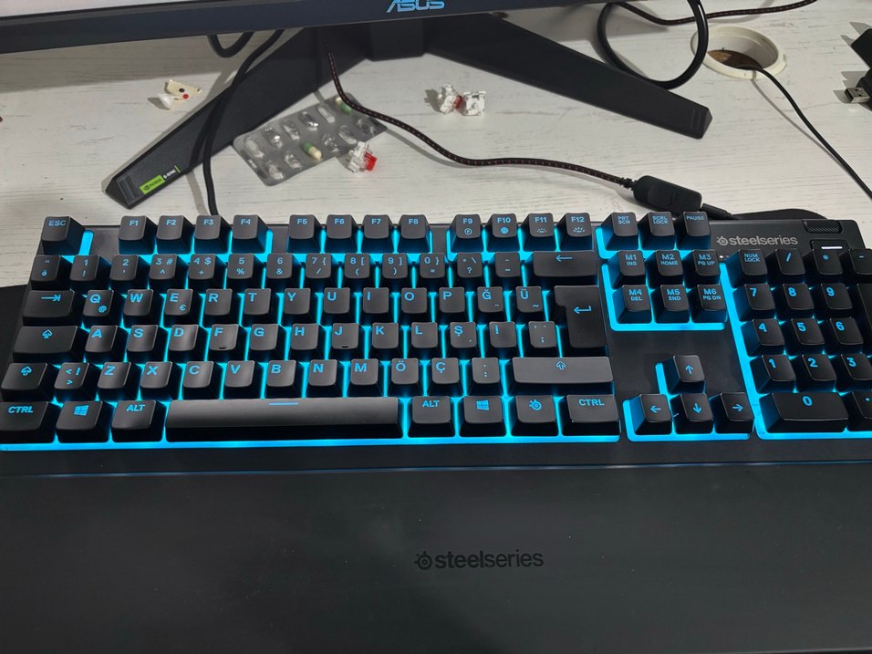 SteelSeries Apex 3 RGB Mekanik Klavye - Görsel 3