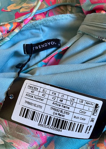 Çiçekli saten elbise - Görsel 6