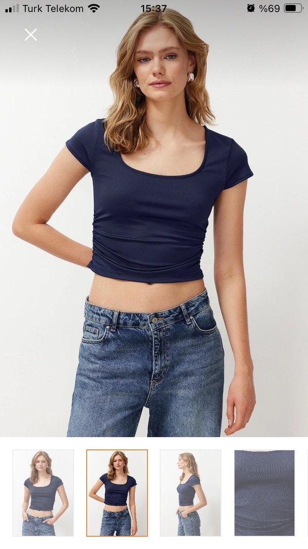 Lacivert U Yakalı Crop Tişört - Görsel 2