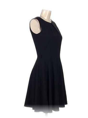 Diğer PreLoved Kısa Elbise %70 İndirimli.