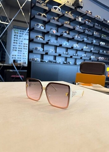  Beden çeşitli Renk Louis Vuitton ithal Sunglasses 