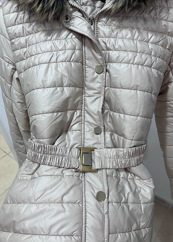 Kürk Detaylı Kısa Bej Kadın Kışlık Mont - Görsel 3