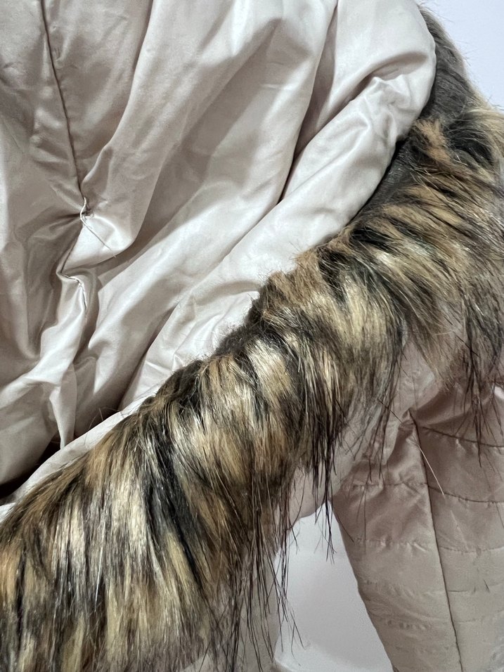 Kürk Detaylı Kısa Bej Kadın Kışlık Mont - Görsel 5