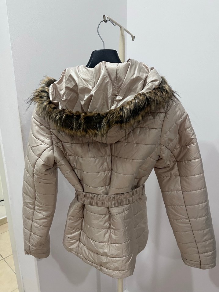 Kürk Detaylı Kısa Bej Kadın Kışlık Mont - Görsel 4