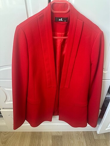 Adl kırmızı Blazer ceket