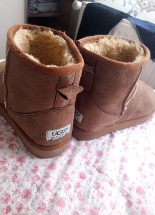 Ugg Ugg bot