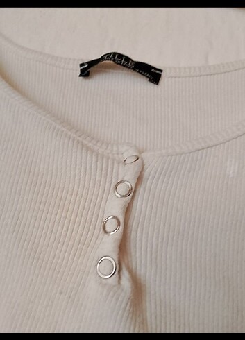 Zara Önü çıtçıtlı crop