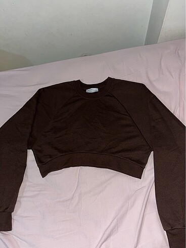 BERSHKA crop sweatshirt
