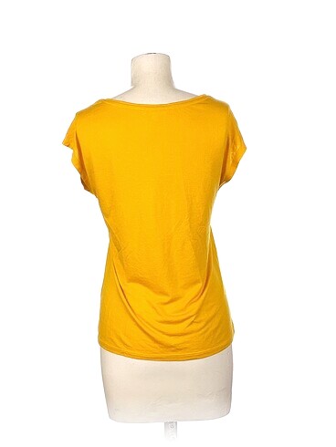 m Beden Koton T-shirt %70 İndirimli.
