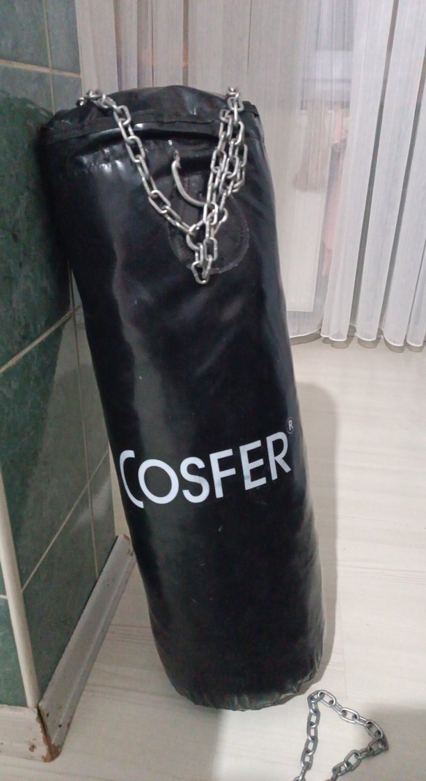 Zincir Detaylı Siyah Deri Boks Torbası - Görsel 2