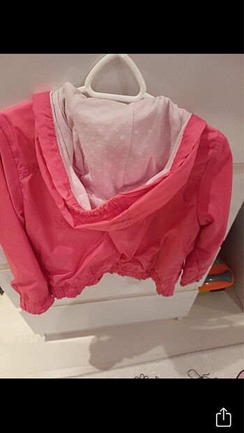 4 Yaş Beden Benetton yağmurluk