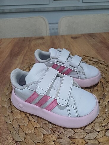 Adidas spor ayakkabı
