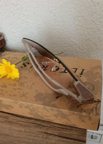 Kahverengi Minimalist Kadın Güneş Gözlüğü - Görsel 2