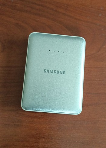 Samsung Beyaz Gri Powerbank ve USB-C Kablosu - Görsel 2