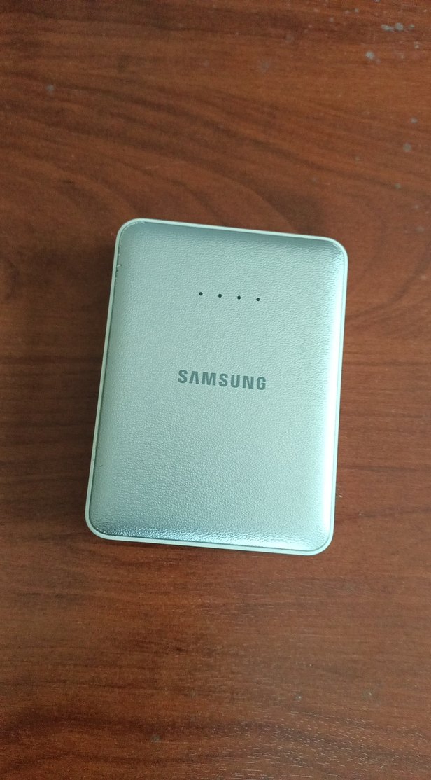 Samsung Beyaz Gri Powerbank ve USB-C Kablosu - Görsel 2