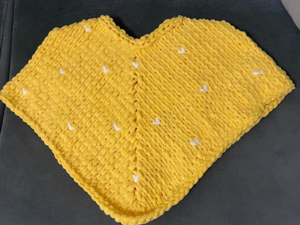 Kız Çocuk Sarı Nakışlı Örgü Panço - Görsel 2