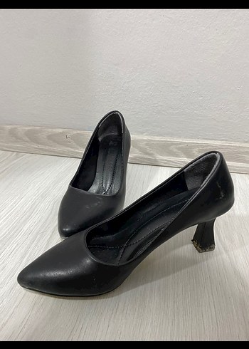 Siyah Klasik Stiletto Topuklu Ayakkabı