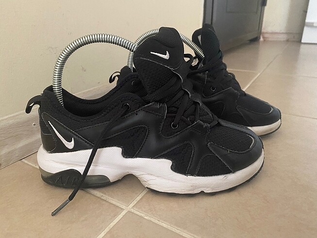 37,5 Beden Nike spor ayakkabı