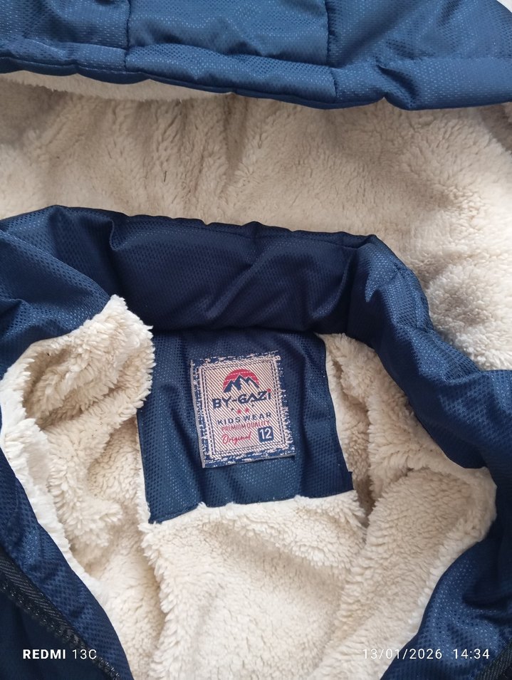 Erkek Çocuk Lacivert Kapüşonlu Düğmeli Mont - Görsel 3