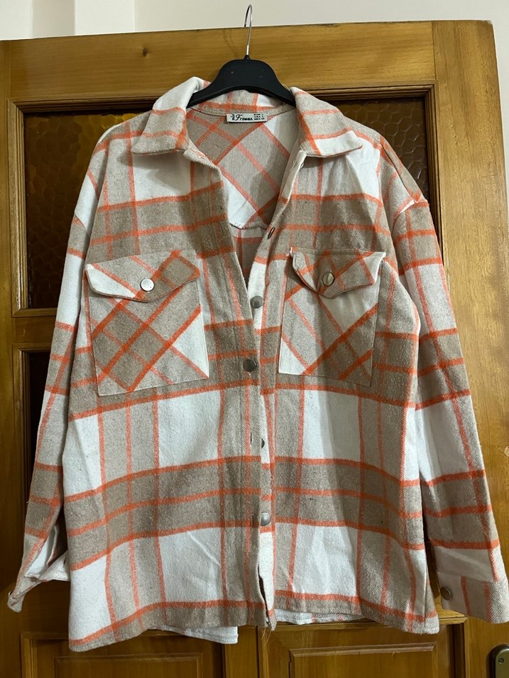 Düğmeli Bej Ekose Kadın Gömlek - Görsel 2