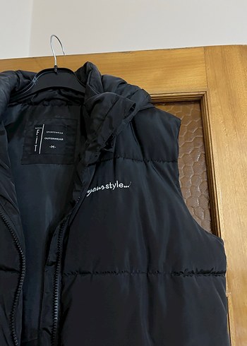 Siyah Fermuarlı Yüksek Yakalı Yelek - Görsel 4