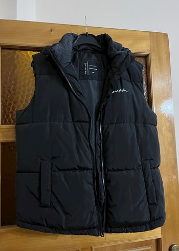 Siyah Fermuarlı Yüksek Yakalı Yelek - Görsel 2