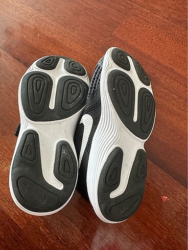 28 Beden Nike çocuk spor ayakkabı