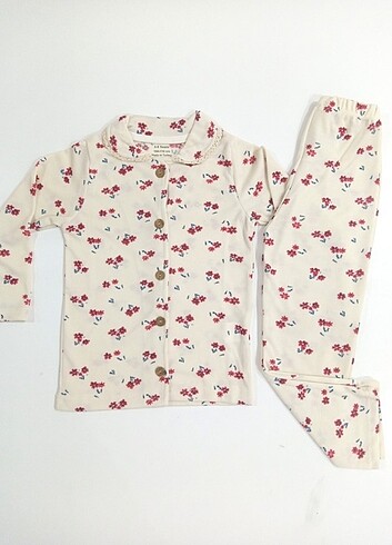 Diğer Çiçek Desenli Pijama Takımı