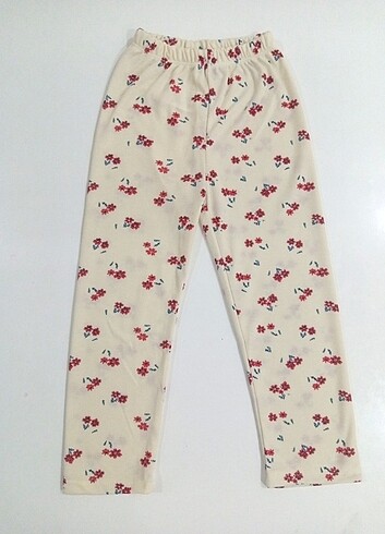 6 Yaş Beden ten rengi Renk Çiçek Desenli Pijama Takımı