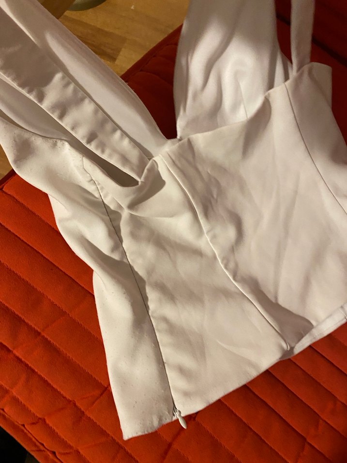 BeyazV Yaka Bustiyer - Görsel 3