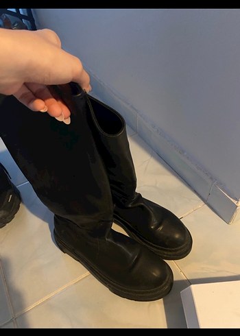 Siyah Rugan Topuklu Diz Boyu Kadın Çizme - Görsel 3