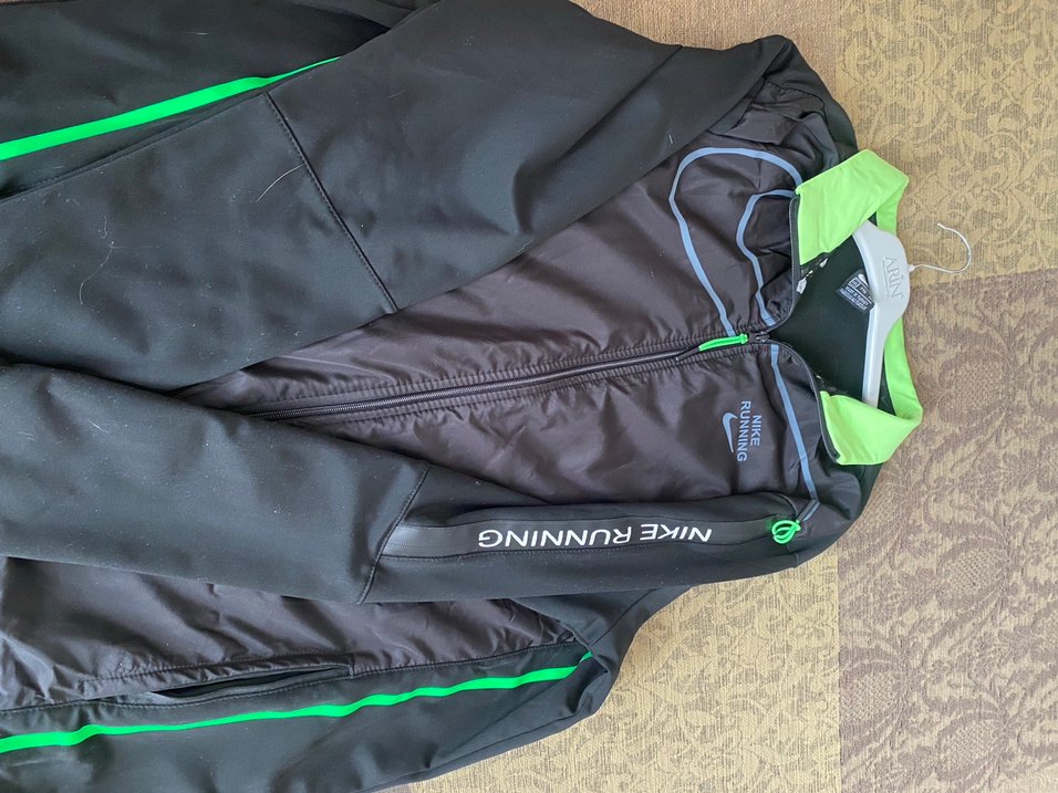 Nike Siyah Yeşil Erkek Spor Rüzgarlık - Görsel 4