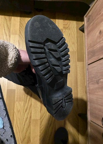 Siyah Tokalı Kadın Rugan Botu - Görsel 8