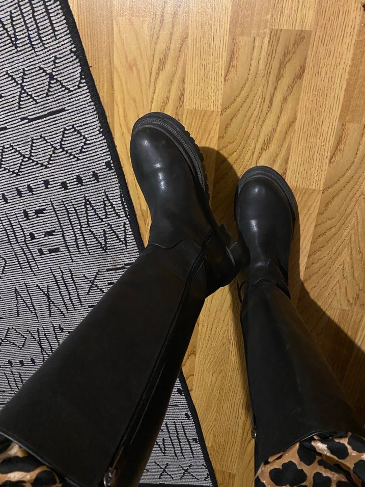 Siyah Tokalı Kadın Rugan Botu - Görsel 3