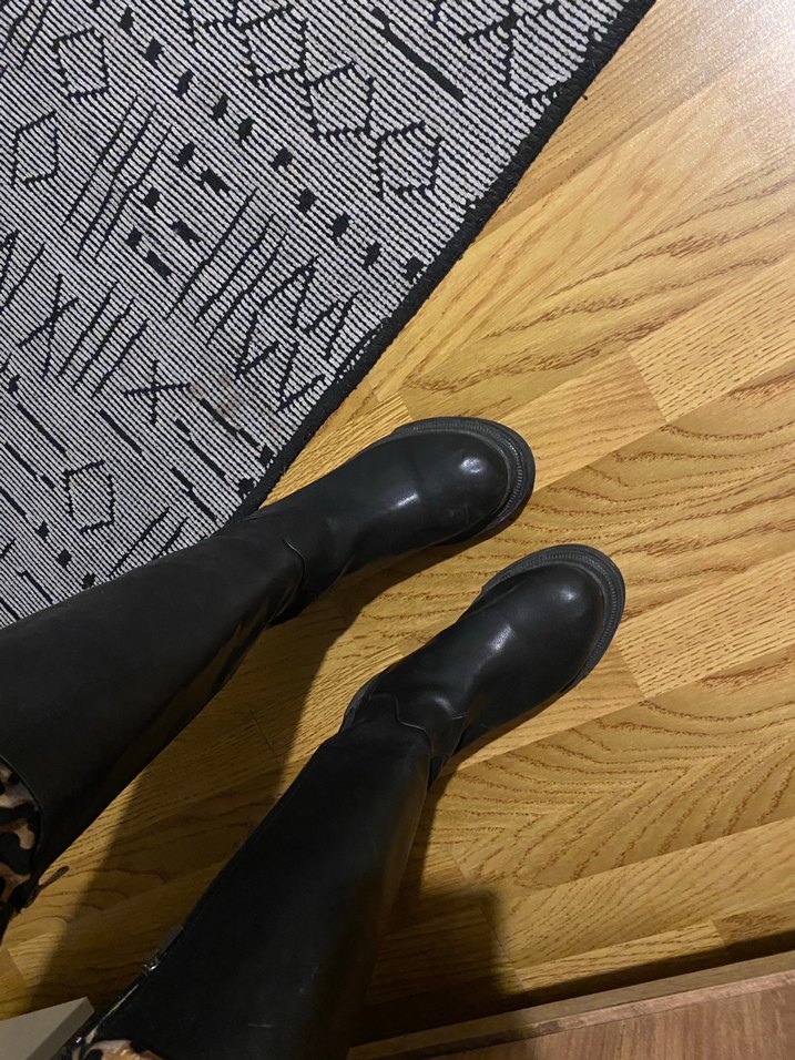 Siyah Tokalı Kadın Rugan Botu - Görsel 4