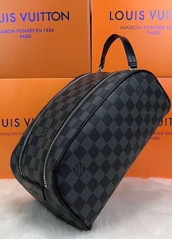 Louis Vuitton büyük boy tuvalet çantası 